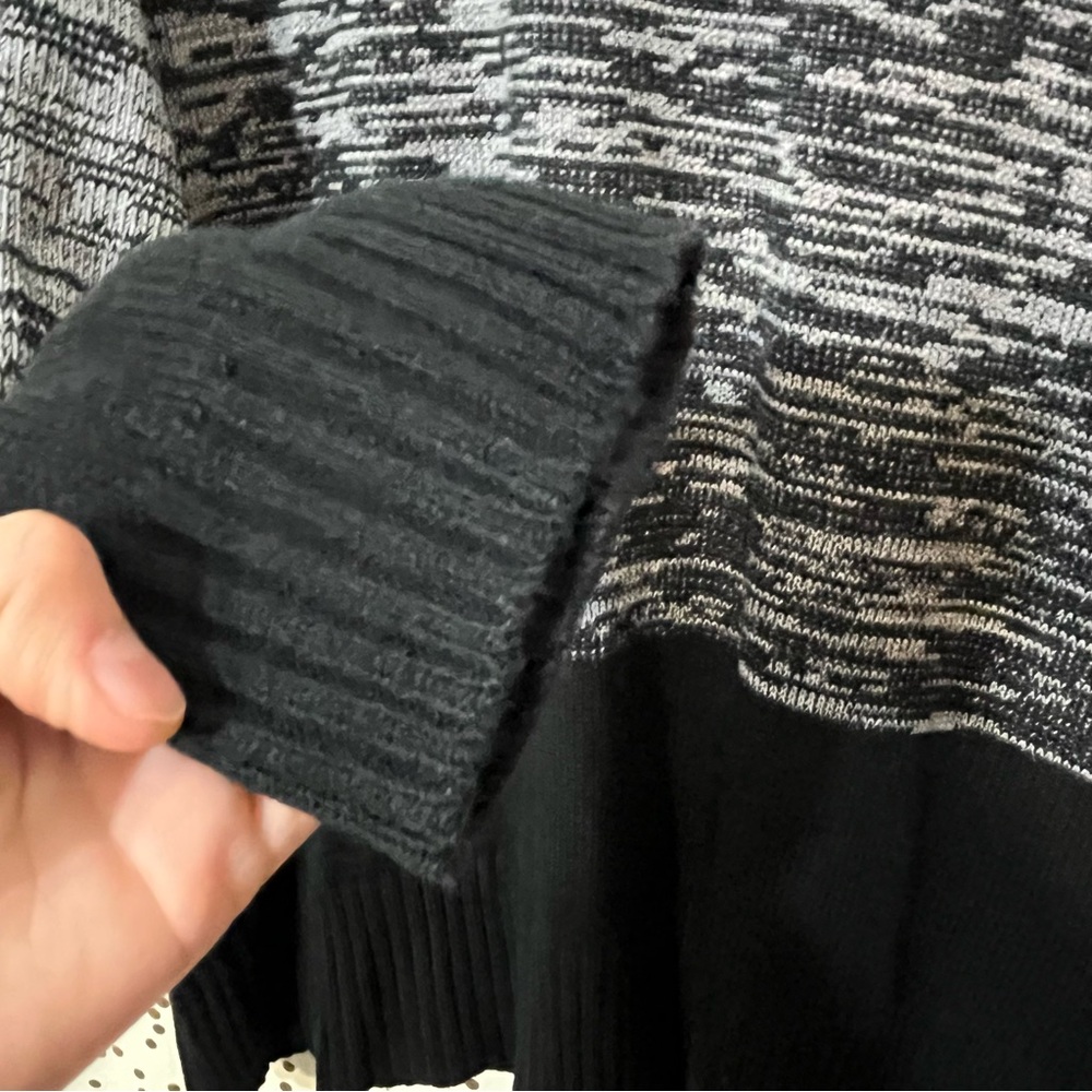 BloomChic Gray and Black Button-Accent Sweater size 14-16 - Picture 7 of 9